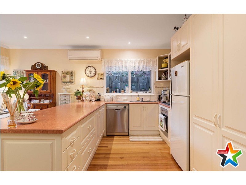 12 Rosewood Place, Chirnside Park VIC 3116