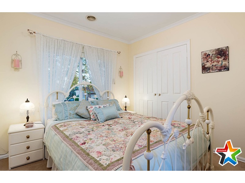 12 Rosewood Place, Chirnside Park VIC 3116