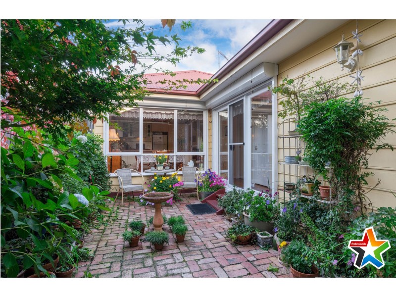 12 Rosewood Place, Chirnside Park VIC 3116