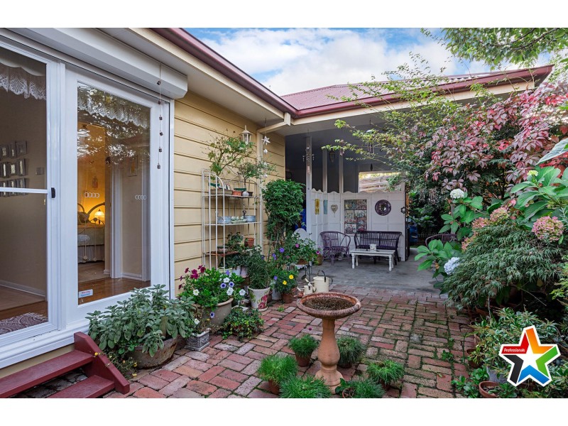 12 Rosewood Place, Chirnside Park VIC 3116