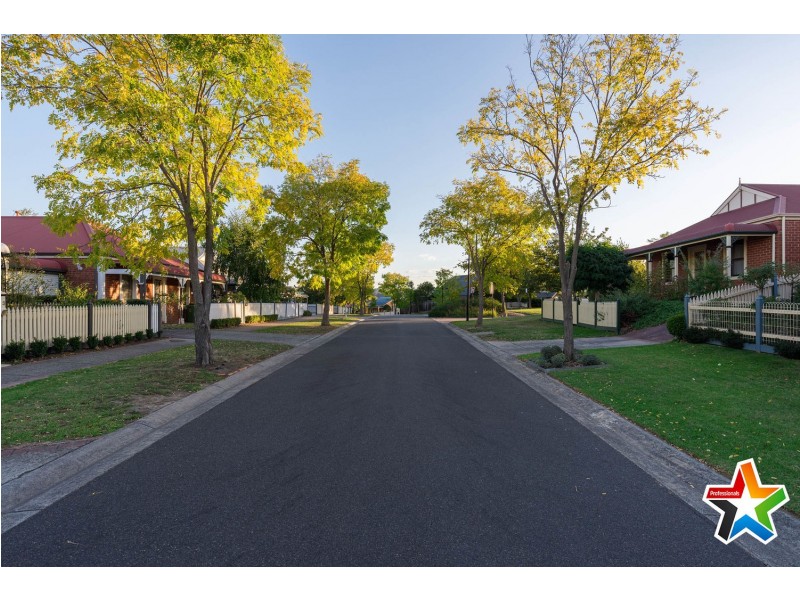 12 Rosewood Place, Chirnside Park VIC 3116