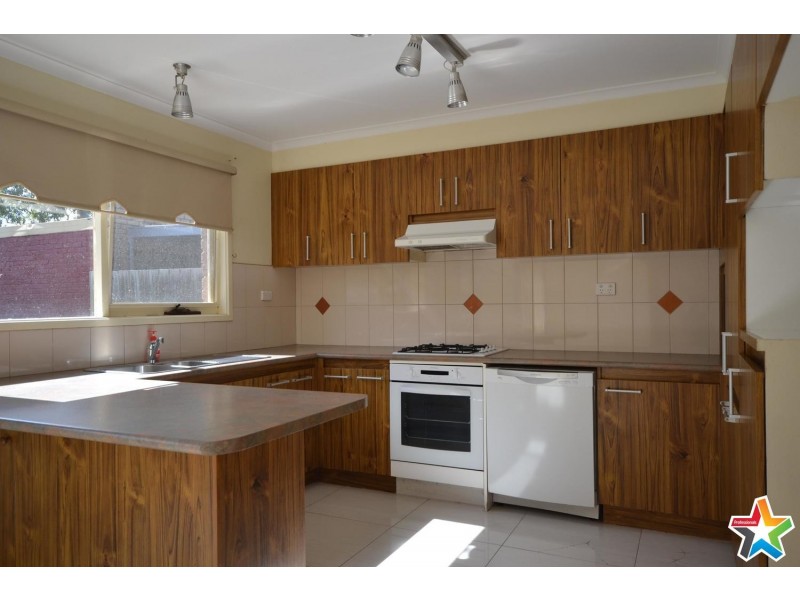 27 Songbird Avenue, Chirnside Park VIC 3116