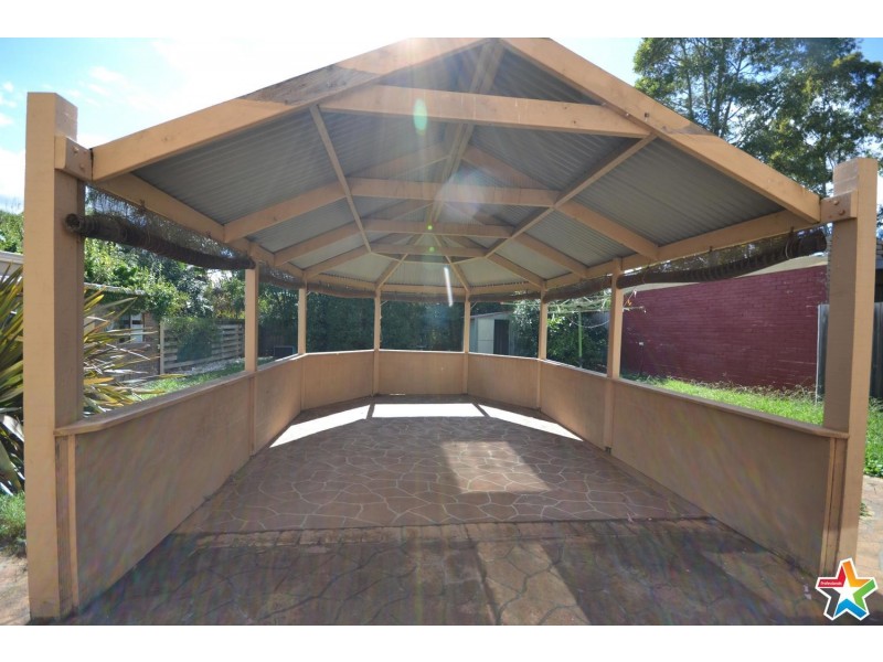27 Songbird Avenue, Chirnside Park VIC 3116