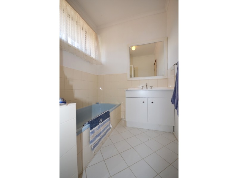 72 Hawthory Road, Kilsyth VIC 3137