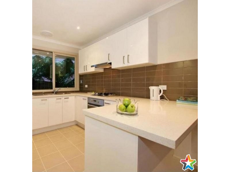 7 Eastwood Crescent, Mooroolbark VIC 3138