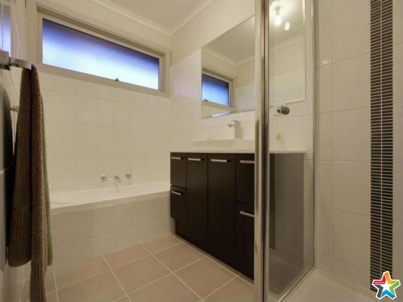 7 Eastwood Crescent, Mooroolbark VIC 3138