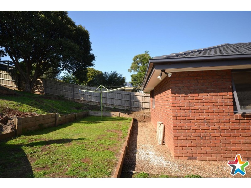 7 Eastwood Crescent, Mooroolbark VIC 3138