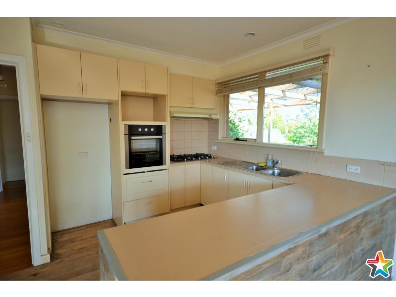 34 Sweetland Road, Mooroolbark VIC 3138