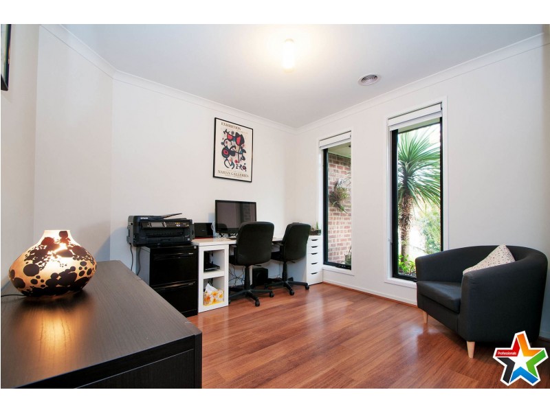 31 Larbert Road, Mooroolbark VIC 3138