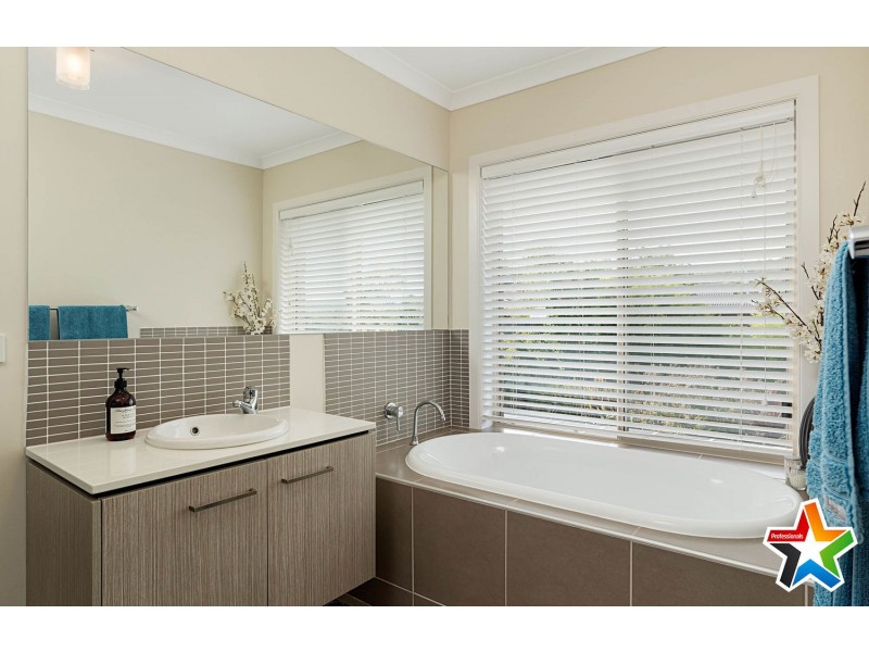 7 Grand View Grove, Lilydale VIC 3140