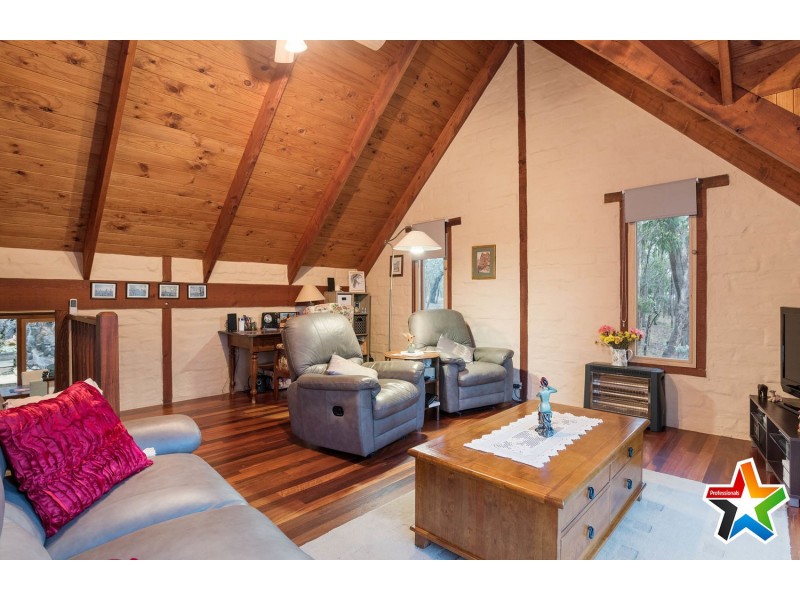 118 Wallace Road, Christmas Hills VIC 3775