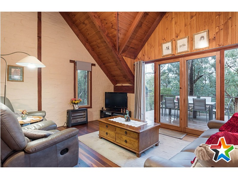 118 Wallace Road, Christmas Hills VIC 3775