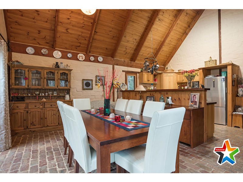 118 Wallace Road, Christmas Hills VIC 3775