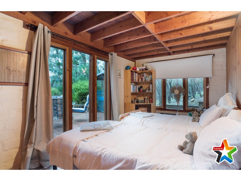 118 Wallace Road, Christmas Hills VIC 3775