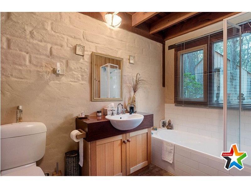 118 Wallace Road, Christmas Hills VIC 3775