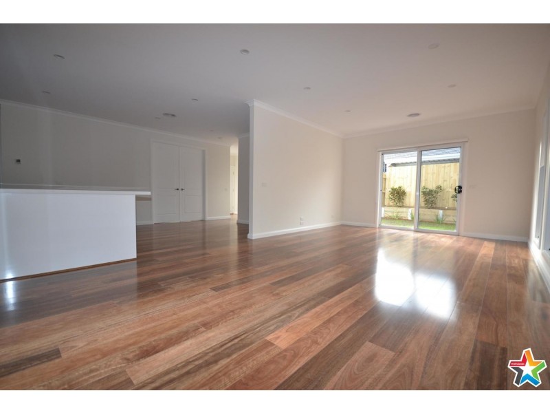 27 Coolabah Street, Mooroolbark VIC 3138