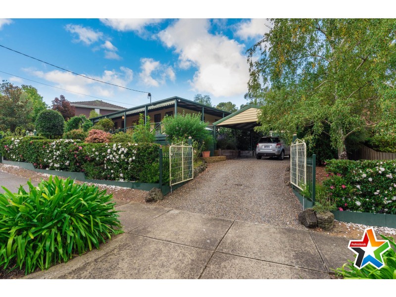 5 Dunrossil Drive, Kilsyth VIC 3137