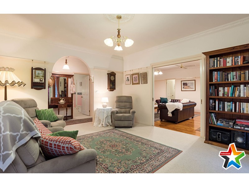 5 Dunrossil Drive, Kilsyth VIC 3137