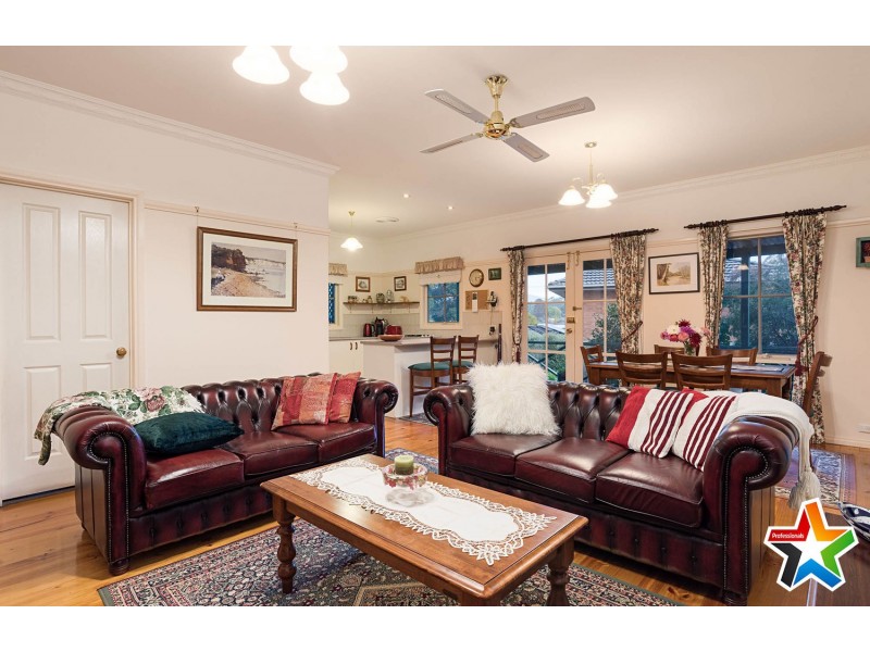 5 Dunrossil Drive, Kilsyth VIC 3137