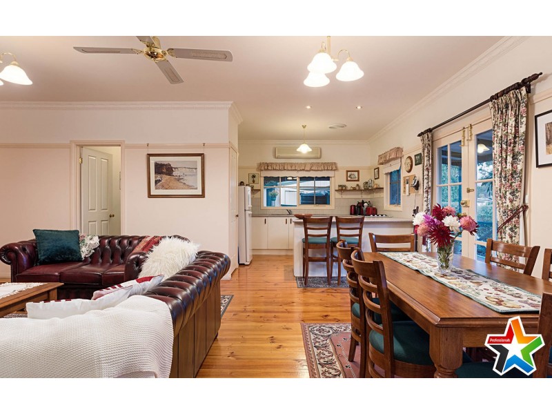 5 Dunrossil Drive, Kilsyth VIC 3137