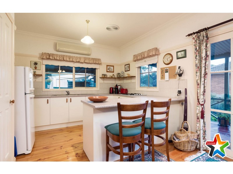 5 Dunrossil Drive, Kilsyth VIC 3137