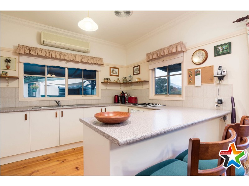 5 Dunrossil Drive, Kilsyth VIC 3137