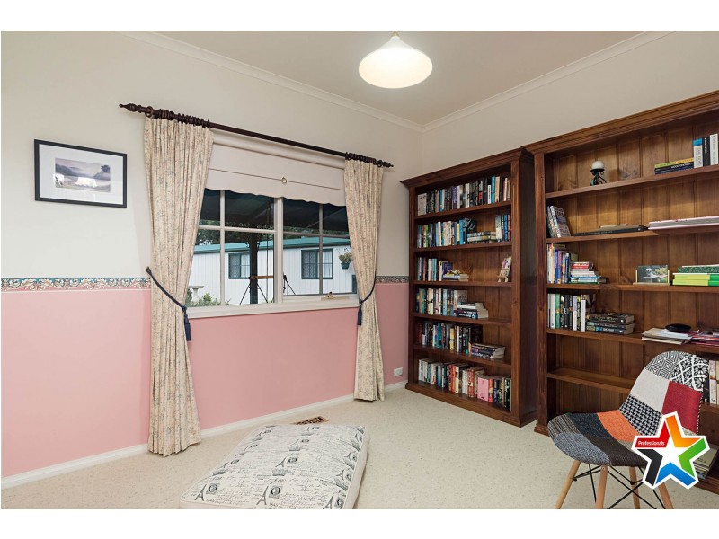 5 Dunrossil Drive, Kilsyth VIC 3137