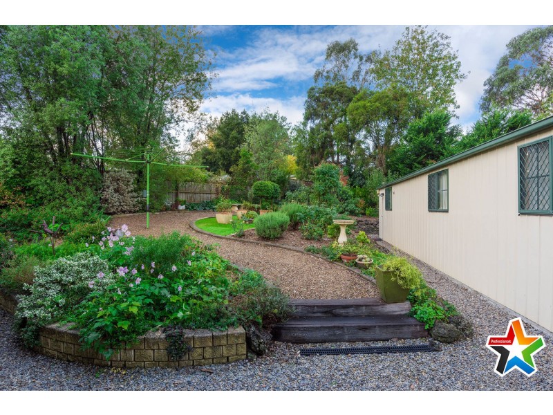 5 Dunrossil Drive, Kilsyth VIC 3137