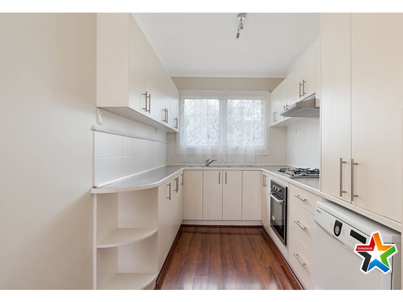 18 Mimosa Avenue, Kilsyth VIC 3137