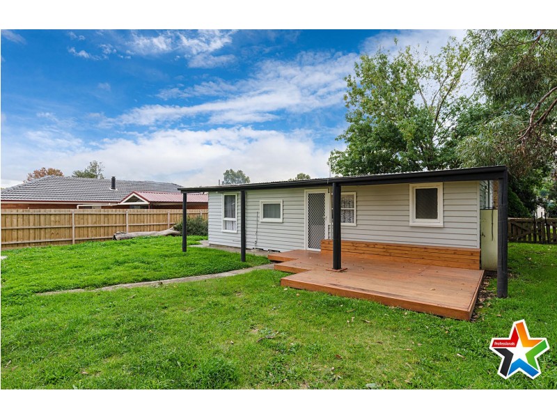 18 Mimosa Avenue, Kilsyth VIC 3137
