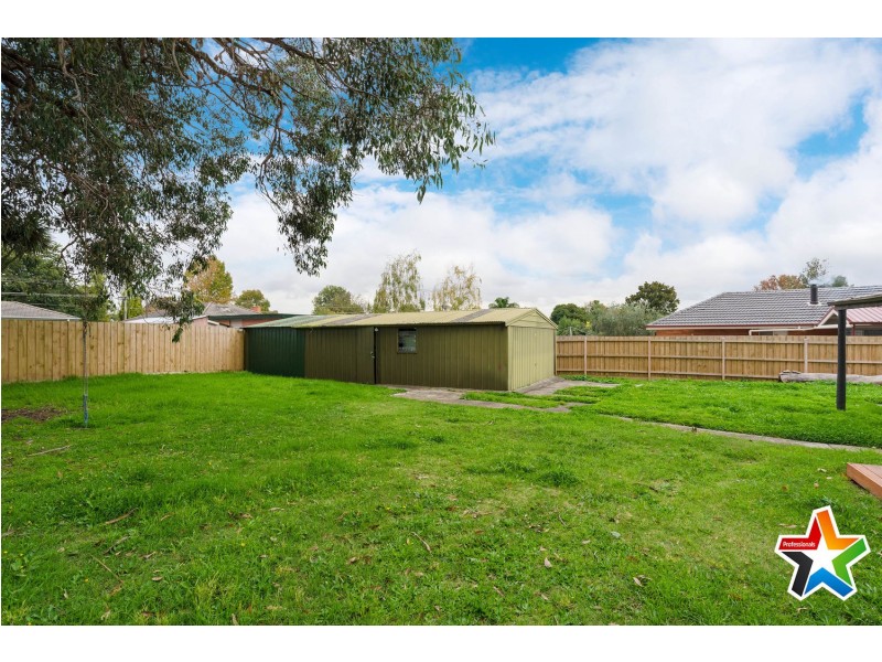 18 Mimosa Avenue, Kilsyth VIC 3137
