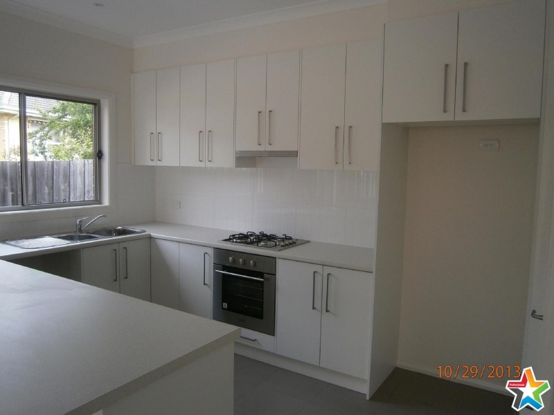 3 St James Park Rise, Mooroolbark VIC 3138