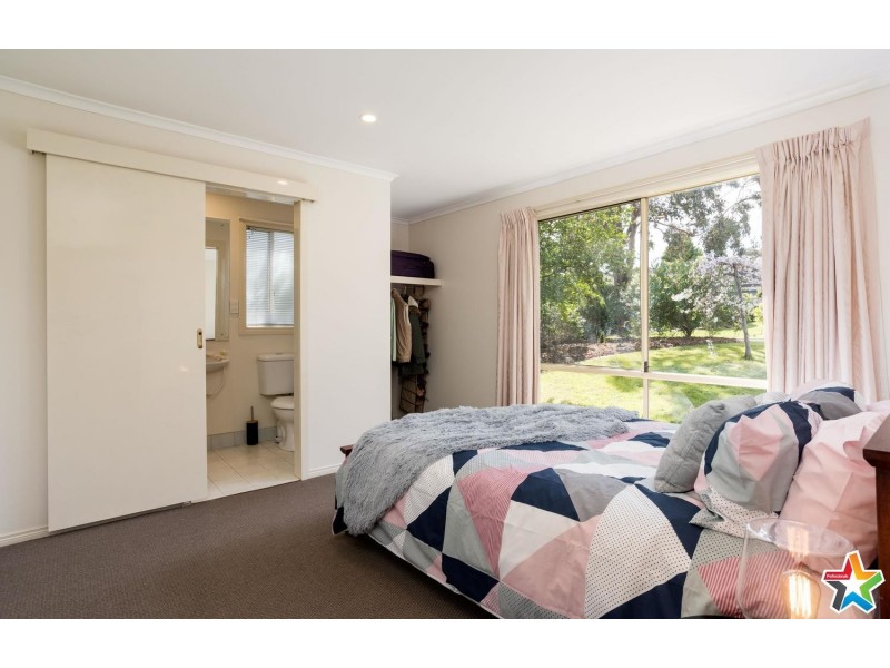 57-59 Eskdale Drive, Croydon Hills VIC 3136