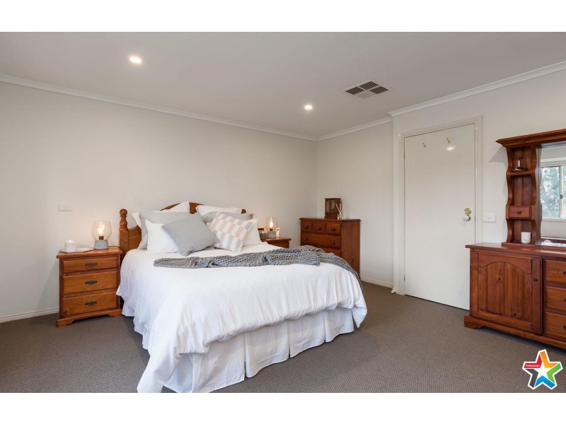 57-59 Eskdale Drive, Croydon Hills VIC 3136