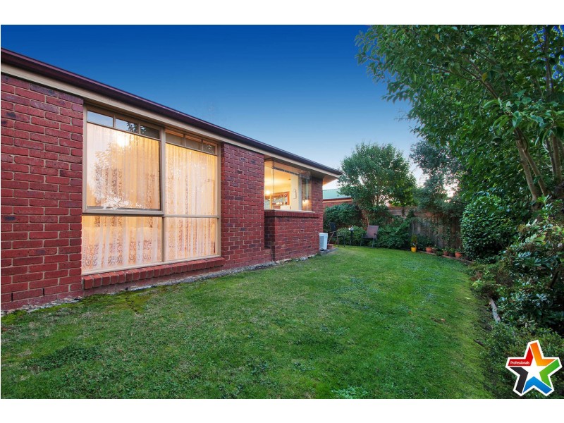3/8 Dunlop Avenue, Bayswater North VIC 3153