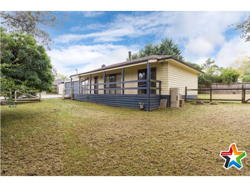 39 Wellington Road, Wandin North VIC 3139