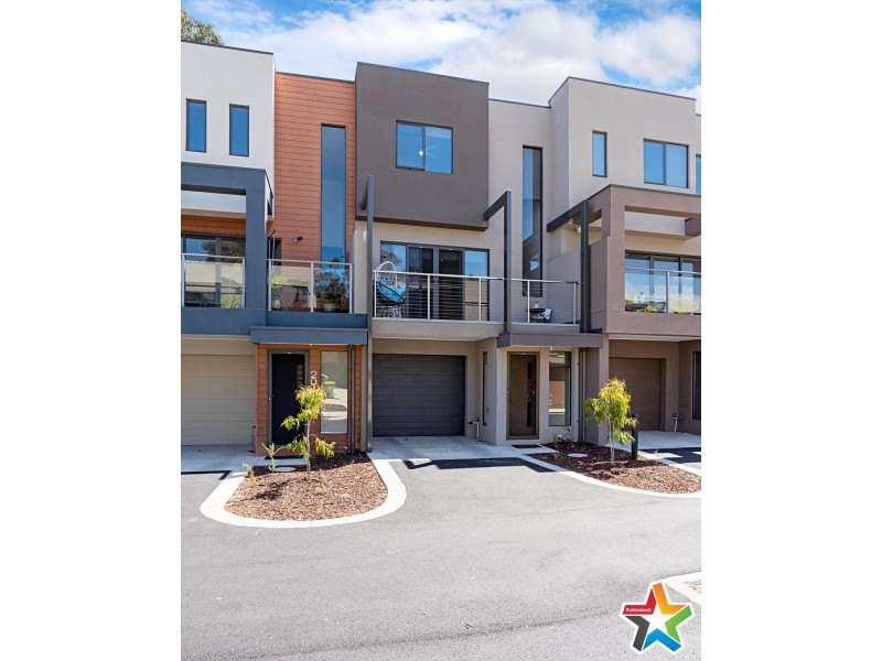 18 Primary Street, Mooroolbark VIC 3138