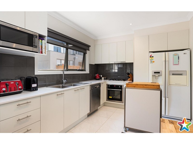 18 Primary Street, Mooroolbark VIC 3138