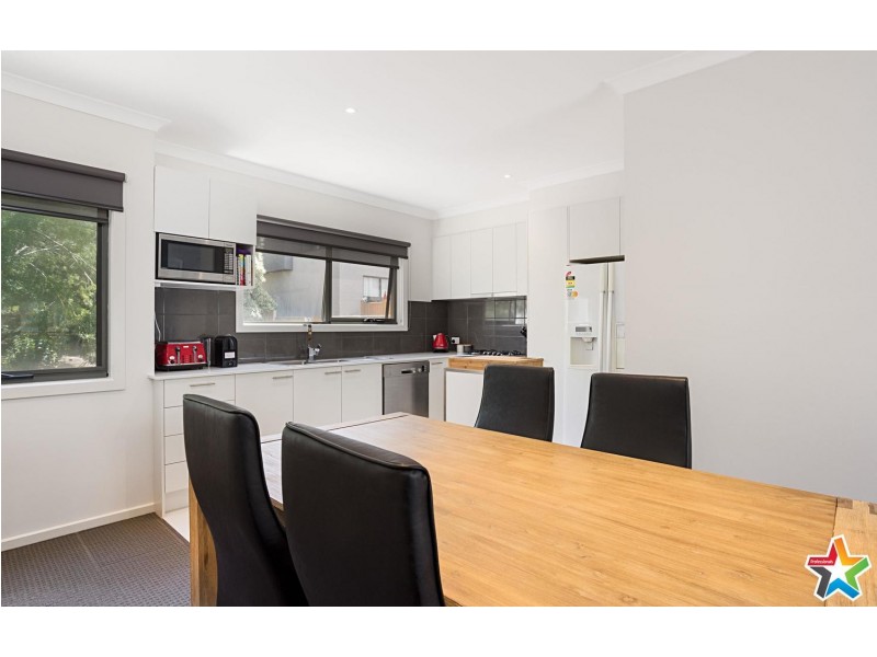 18 Primary Street, Mooroolbark VIC 3138