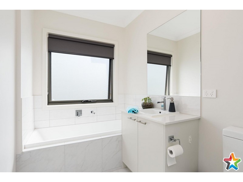 18 Primary Street, Mooroolbark VIC 3138