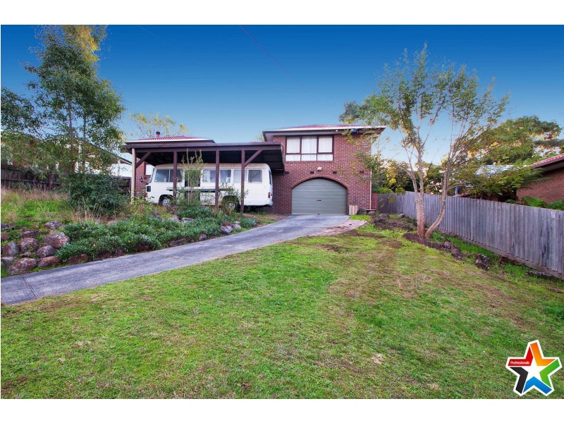 9 Devon Walk, Mooroolbark VIC 3138