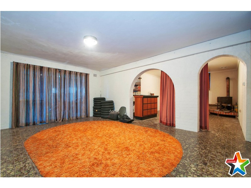 9 Devon Walk, Mooroolbark VIC 3138