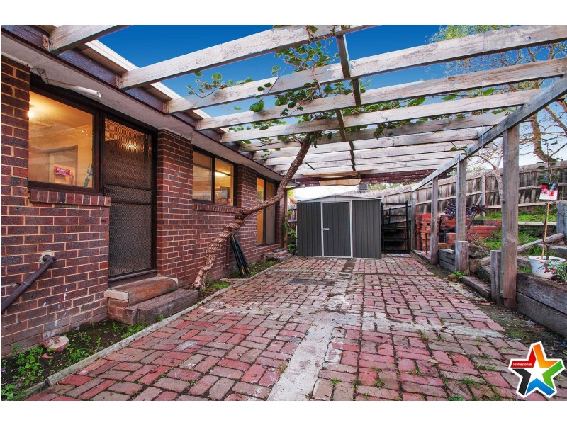 9 Devon Walk, Mooroolbark VIC 3138