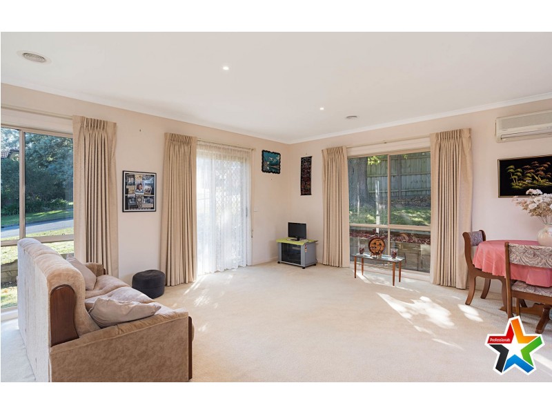 4 Williams Road, Mooroolbark VIC 3138