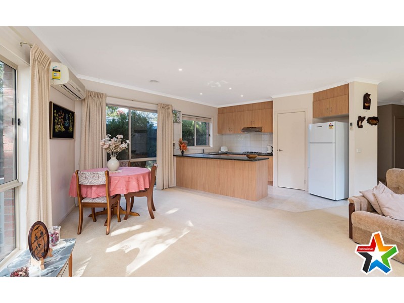 4 Williams Road, Mooroolbark VIC 3138