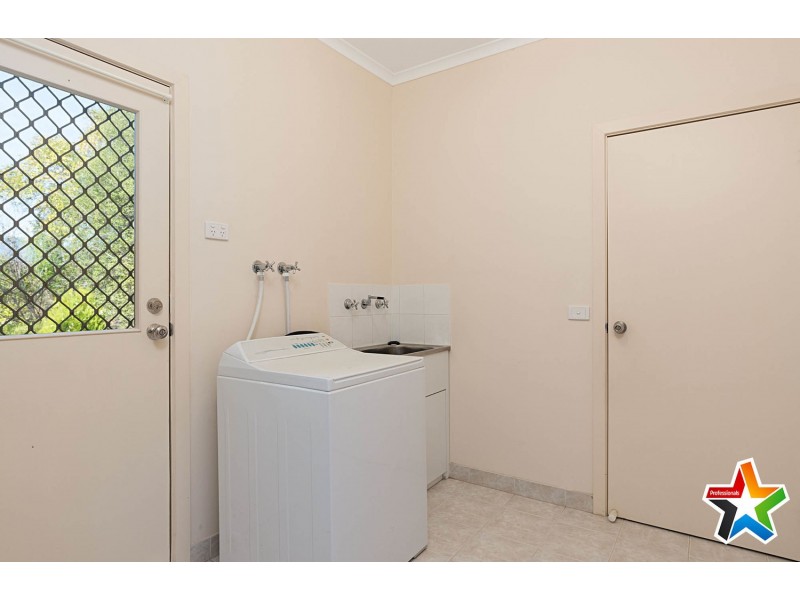 4 Williams Road, Mooroolbark VIC 3138