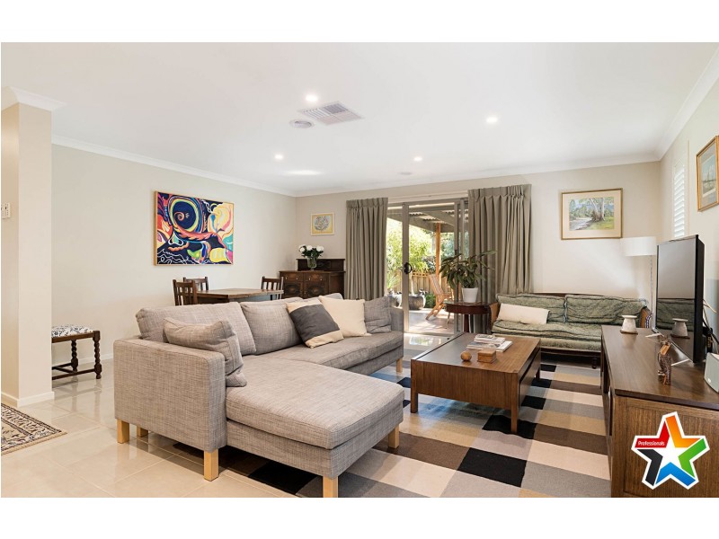25A Taronga Crescent, Croydon VIC 3136