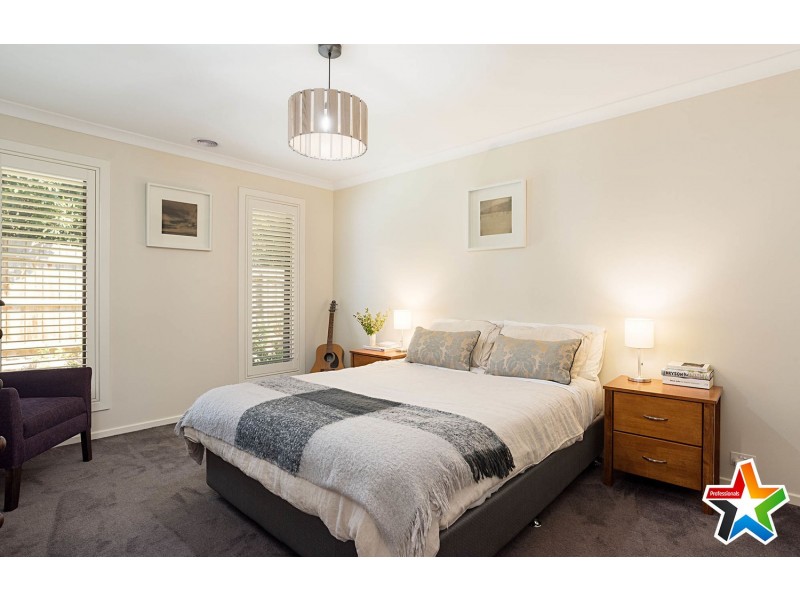 25A Taronga Crescent, Croydon VIC 3136