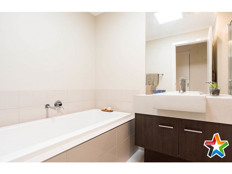 25A Taronga Crescent, Croydon VIC 3136