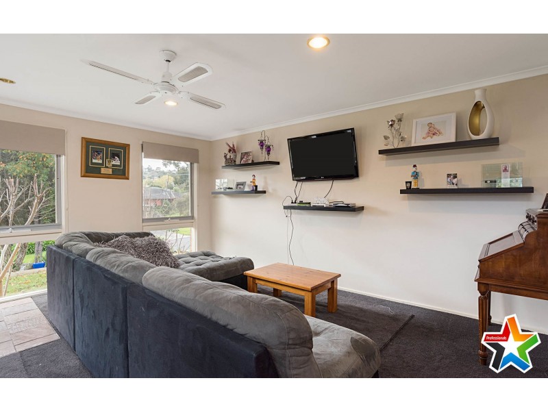 30 David Drive, Mooroolbark VIC 3138